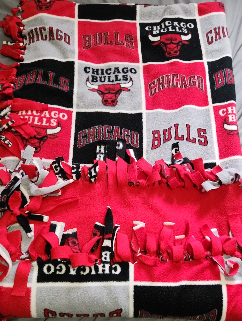 Chicago Bulls Tie Fleece Reversible blanket